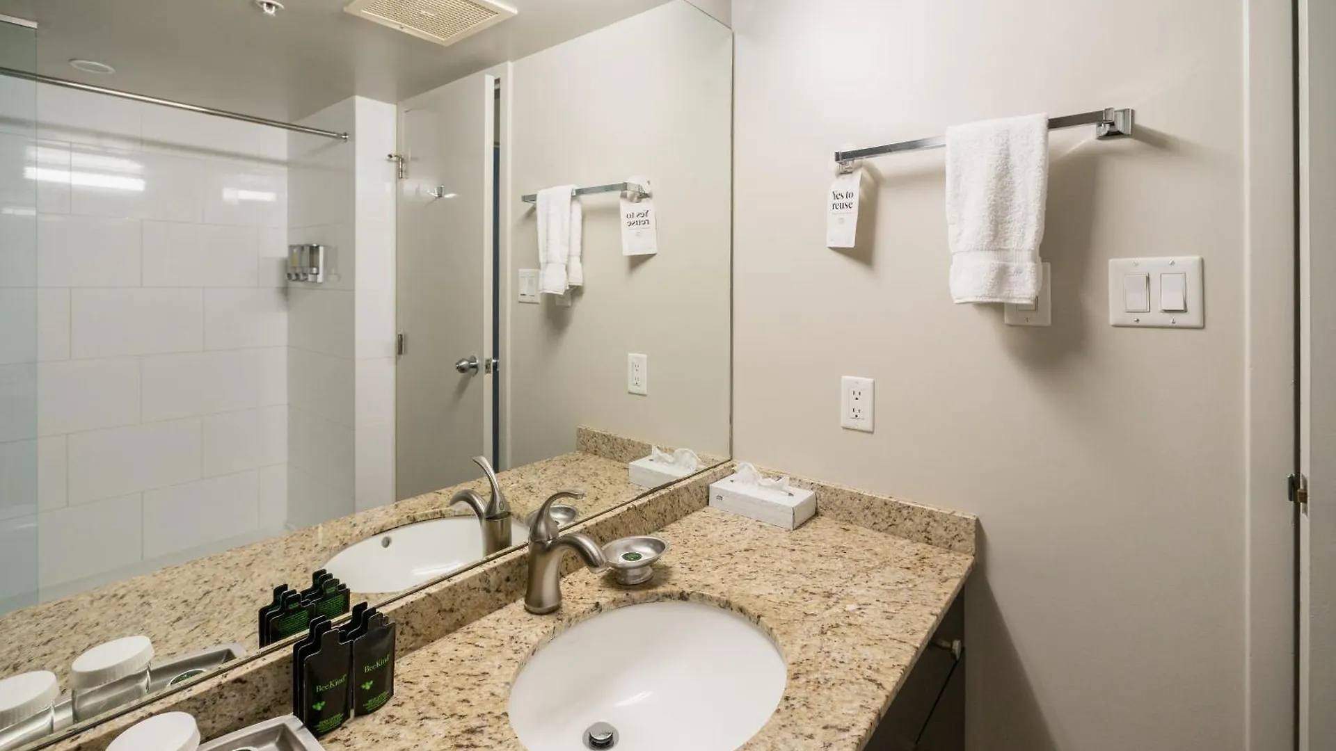 Gage Suites At Ubc Vancouver