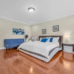  Pensión Luxurious Getaway In Vancouver-private With Attached Bathroom