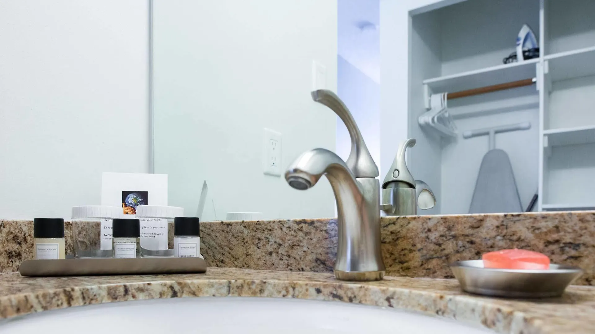 Hotel Gage Suites At Ubc Vancouver